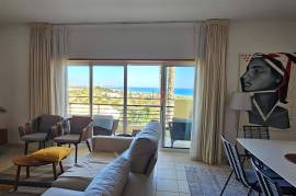 3 Bedroom apartment in Meia Praia with stunning sea views