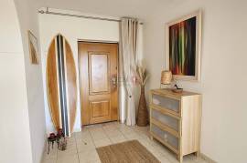 3 Bedroom apartment in Meia Praia with stunning sea views