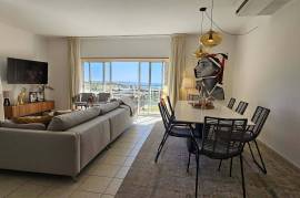 3 Bedroom apartment in Meia Praia with stunning sea views