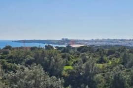 3 Bedroom apartment in Meia Praia with stunning sea views