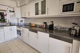 3 Bedroom apartment in Meia Praia with stunning sea views
