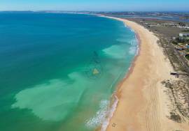 Land of 542 m2 and project for a villa about 900 meters from the Beaches of Alvor.