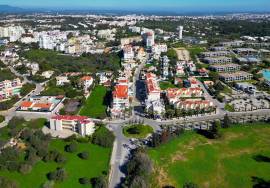 Land of 542 m2 and project for a villa about 900 meters from the Beaches of Alvor.