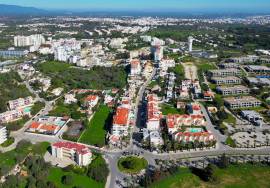 Land of 542 m2 and project for a villa about 900 meters from the Beaches of Alvor.