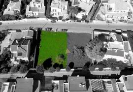 Land of 542 m2 and project for a villa about 900 meters from the Beaches of Alvor.