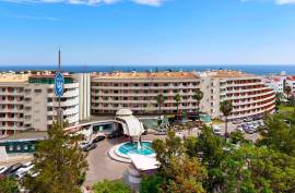 1 Bedroom Apartment in Tourist Resort with Pools and Services in Albufeira