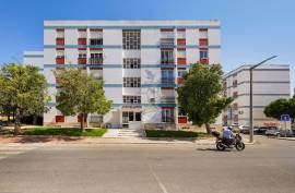 Spacious apartment in Portimão with urban views Spacious apartment in Portimão with urban views
