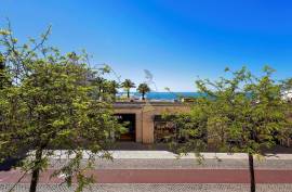 A business with Summer Soul - Restaurant in Praia da Rocha A business with Summer Soul - Restaurant in Praia da Rocha