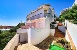 Between the Marina and the historic Fort of Santa Catarina, a unique location where history meets the sea - Praia da Rocha
