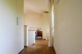 Apartment with garden