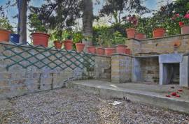 Apartment with garden