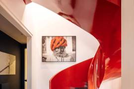 A French Art of Living in the Heart of Lisbon – Architect's Duplex between Estrela and the Parliament