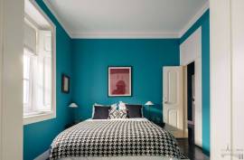 A French Art of Living in the Heart of Lisbon – Architect's Duplex between Estrela and the Parliament