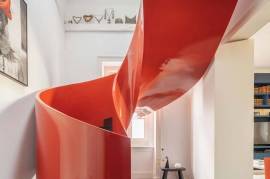 A French Art of Living in the Heart of Lisbon – Architect's Duplex between Estrela and the Parliament