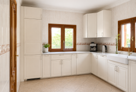 Exceptional 4 Bedroom Villa in Boliqueime | Prime Value-Add Opportunity in the Algarve
