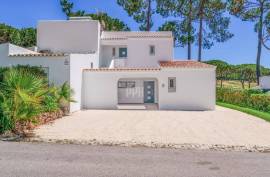 Exceptional Golf Course Residence in the Heart of Vilamoura Exceptional Golf Course Residence in the Heart of Vilamoura