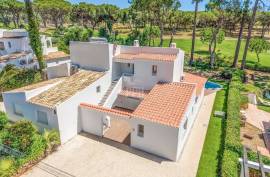 Exceptional Golf Course Residence in the Heart of Vilamoura Exceptional Golf Course Residence in the Heart of Vilamoura