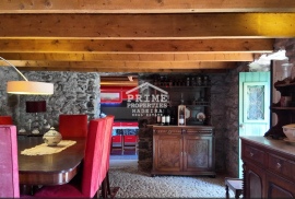 Rustic Enchanting Home with Ocean Views – Madeira Island