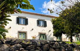Rustic Enchanting Home with Ocean Views – Madeira Island