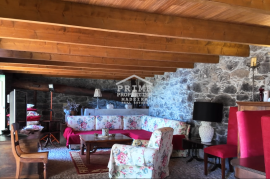 Rustic Enchanting Home with Ocean Views – Madeira Island