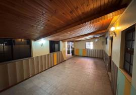 Mixed building for housing and commerce, with views and generous space in Tramaga.