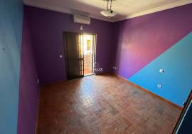 Mixed building for housing and commerce, with views and generous space in Tramaga.