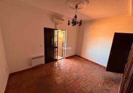 Mixed building for housing and commerce, with views and generous space in Tramaga.