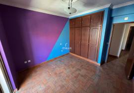 Mixed building for housing and commerce, with views and generous space in Tramaga.