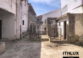 Property with premium location in the center of Campo Maior, with potential for 7 apartments and high profitability