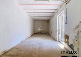 Property with premium location in the center of Campo Maior, with potential for 7 apartments and high profitability