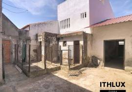Property with premium location in the center of Campo Maior, with potential for 7 apartments and high profitability