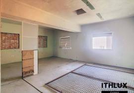 Property with premium location in the center of Campo Maior, with potential for 7 apartments and high profitability