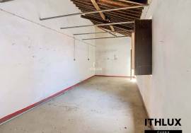 Property with premium location in the center of Campo Maior, with potential for 7 apartments and high profitability