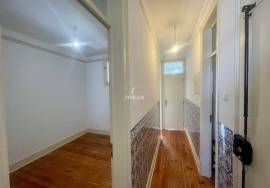 2 Bedroom Apartment - Rua dos Baldaques, Lisbon