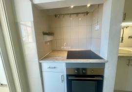 2 Bedroom Apartment - Rua dos Baldaques, Lisbon