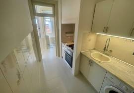 2 Bedroom Apartment - Rua dos Baldaques, Lisbon