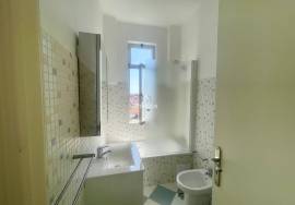 2 Bedroom Apartment - Rua dos Baldaques, Lisbon