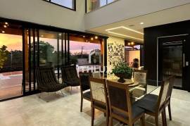Luxury Villa with 3 Suites, Elevator and Heated Pool | Casalbuono Condominium, Limeira