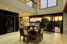 Luxury Villa with 3 Suites, Elevator and Heated Pool | Casalbuono Condominium, Limeira