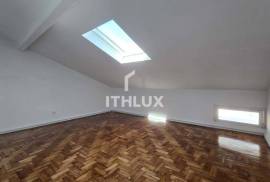 T2 Duplex Fully Renovated with 6 Rooms – Next to the Amadora East Metro
