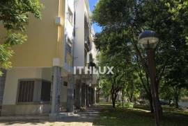 T2 Duplex Fully Renovated with 6 Rooms – Next to the Amadora East Metro