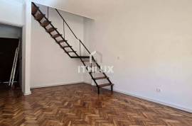 T2 Duplex Fully Renovated with 6 Rooms – Next to the Amadora East Metro