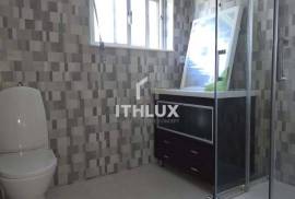 T2 Duplex Fully Renovated with 6 Rooms – Next to the Amadora East Metro