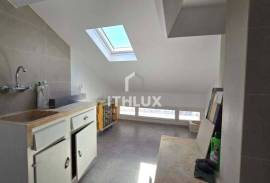 T2 Duplex Fully Renovated with 6 Rooms – Next to the Amadora East Metro