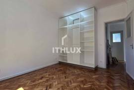 T2 Duplex Fully Renovated with 6 Rooms – Next to the Amadora East Metro