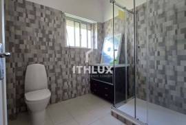 T2 Duplex Fully Renovated with 6 Rooms – Next to the Amadora East Metro