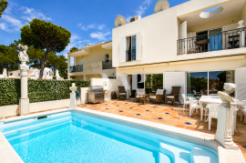 4 bedroom villa for sale in Vilamoura with golf views
