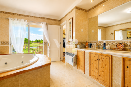 4 bedroom villa for sale in Vilamoura with golf views 4 bedroom villa for sale in Vilamoura with golf views