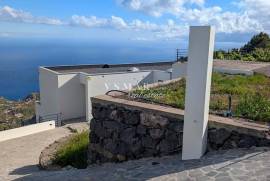 Private Retreat in Tabua – Ocean Views & Nature