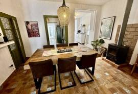 Beautiful B&B or Family Home Townhouse